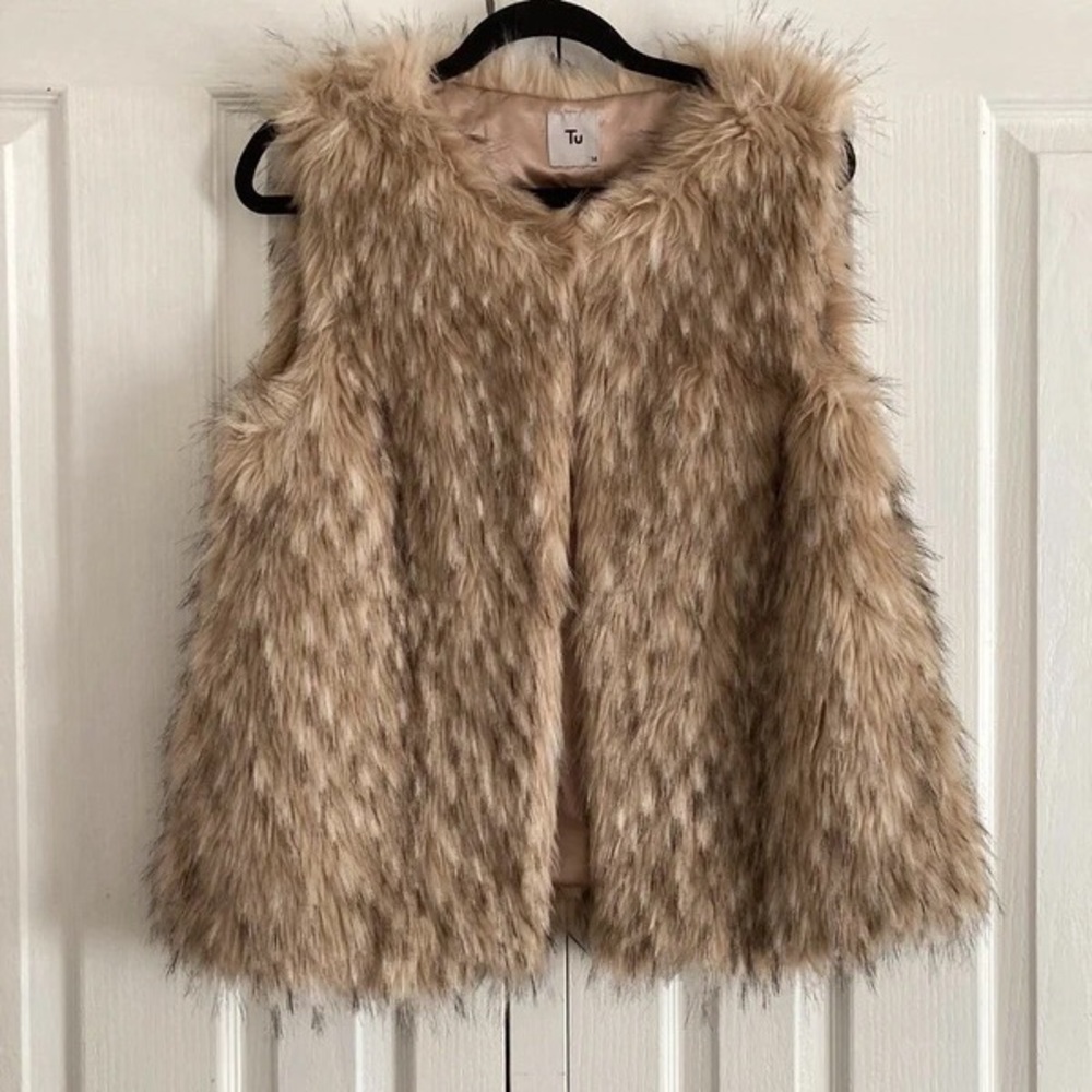 Tu Women's Tan Faux Fur Vest